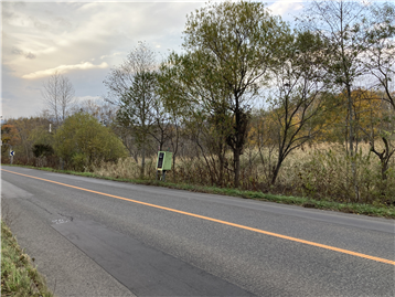前面道路から北西方向を撮影