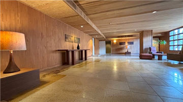 エントラスロビー