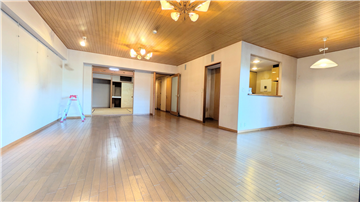 リビングダイニングキッチン/バルコニー側から撮影