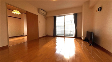 リビングダイニング(入口から撮影)