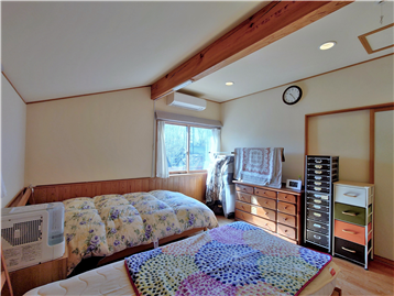 洋室2を北側角より