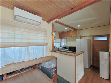 DKをリビング側より