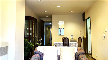 約13.4畳のリビングダイニング／バルコニー側より撮影