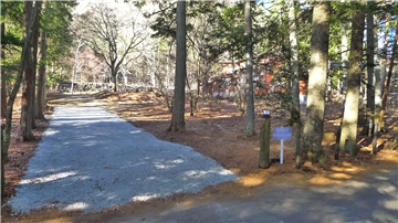 前面道路より敷地を撮影(南側より撮影)