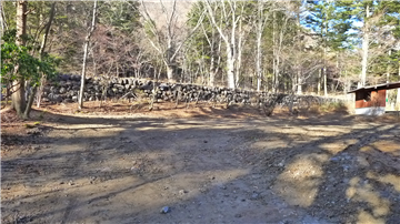 敷地内(北西方向を撮影)