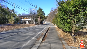 西側前面道路(北側を撮影)