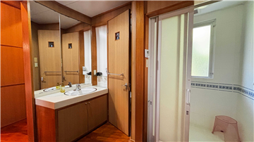 1F洗面室・シャワールーム