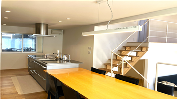 ダイニングキッチン／東方向を撮影