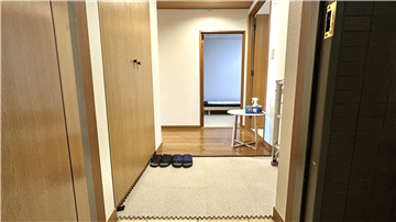 広々とした玄関（左手が下足入れです）