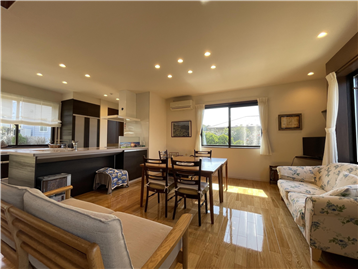 LDK（玄関方向から撮影）