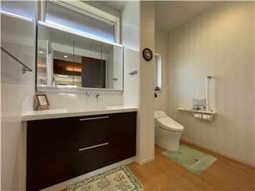 洗面所とトイレ