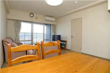 ＬＤＫ／キッチンカウンター前より撮影