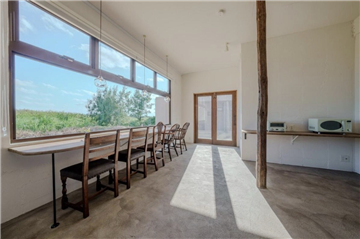 洋室1（母屋）／南西方向を撮影