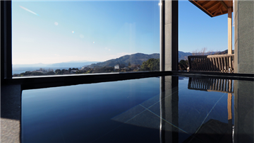 マイクロバブル付の眺めを楽しめる浴室