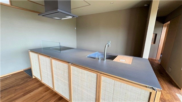 オーダー製のアイランドキッチン