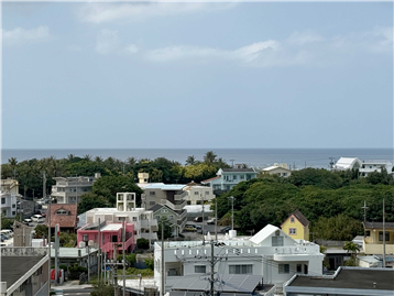 バルコニーからのオーシャンビュー／正面（北西）方向を撮影