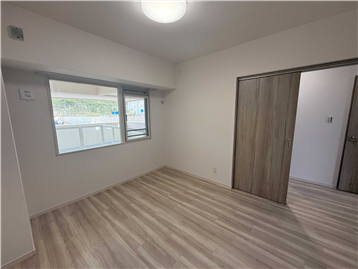 洋室1(東側角から撮影)