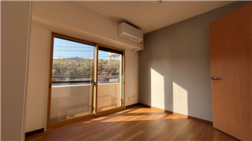 洋室2(北側を撮影)