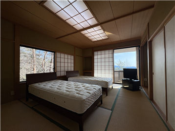 2面開口の和室2(南方向を撮影)