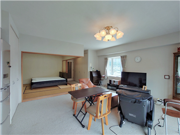 LDKの北側角より和室方向