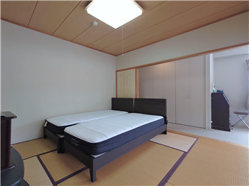 和室を北側角より