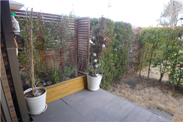 テラス(南東方向を撮影)