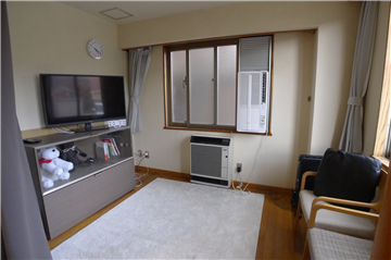 洋室(北東方向を撮影)