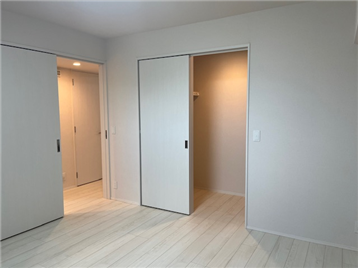 洋室1のウォークインクローゼット（ 2023年1月撮影）