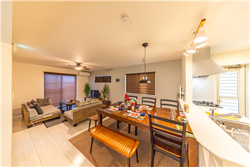 LDK(キッチン横から撮影)