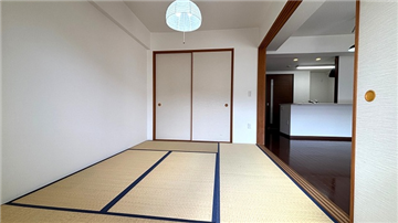 和室（押入方向を撮影）