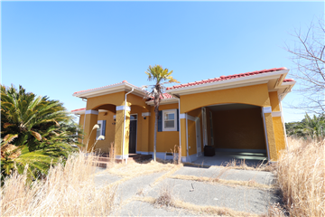 建物外観／西より撮影