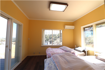 洋室／東方向を撮影