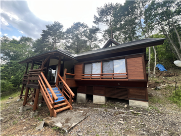 建物外観(東方向から撮影)※リフォーム・補修等前