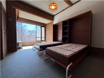 収納ベッド付きＬＤＫ（南西方向を撮影）※リフォーム・補修等前