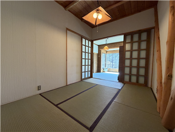 和室（ＬＤＫ方向を撮影）※リフォーム・補修等前