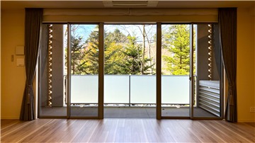 LDK/バルコニー方向を撮影