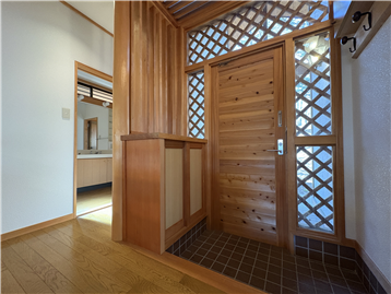 玄関（リフォーム・補修等前）