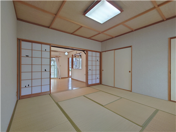 和室1の北東側角よりLDK方向