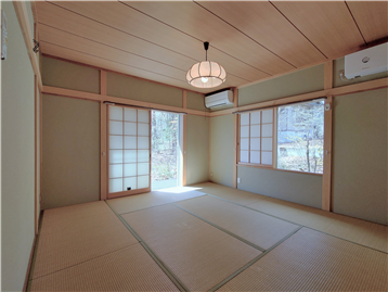 和室2を居室入口側より