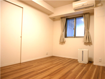 洋室(居室入口方向から撮影)