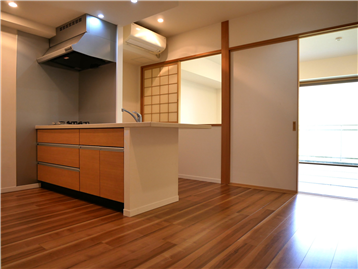 ダイニングキッチン(リビング方向を撮影)