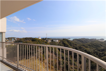 バルコニーからの眺望をお楽しみ下さい