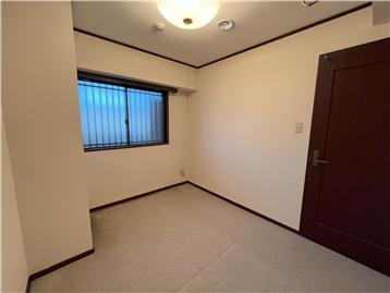 洋室2窓側を撮影(リフォーム・補修等前)