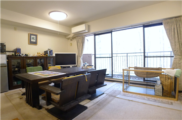 ＬＤＫ／バルコニー方向を撮影