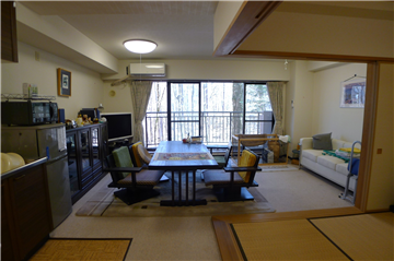 ＬＤＫ／バルコニー方向を撮影