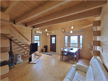 LDKの西側角より玄関方向