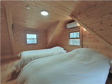 洋室2を北側角より