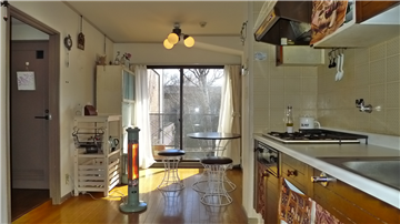 DKから東側バルコニー方向を撮影