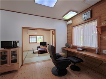 別棟室内を風除室側より