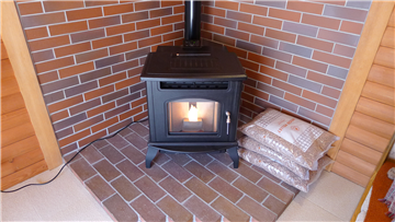 ペレットストーブ（リビング設置）